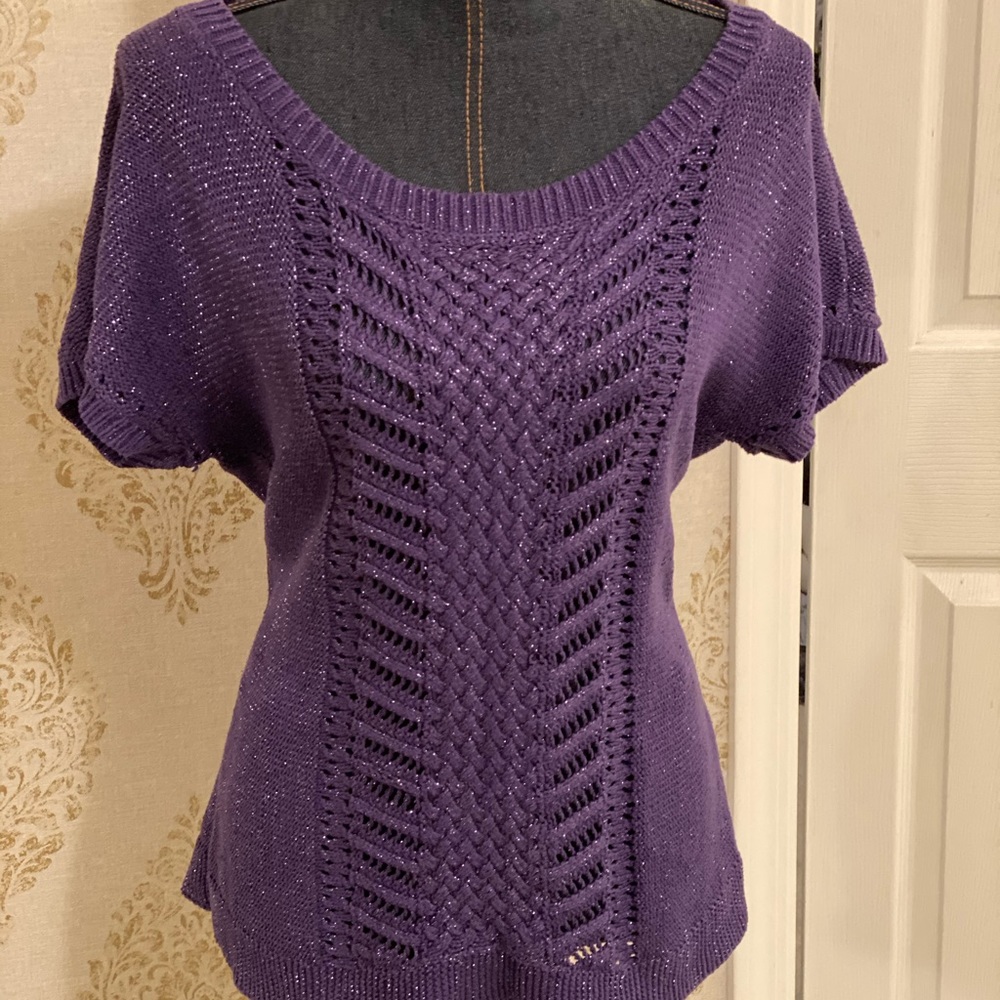 Short sleeve sweater Large